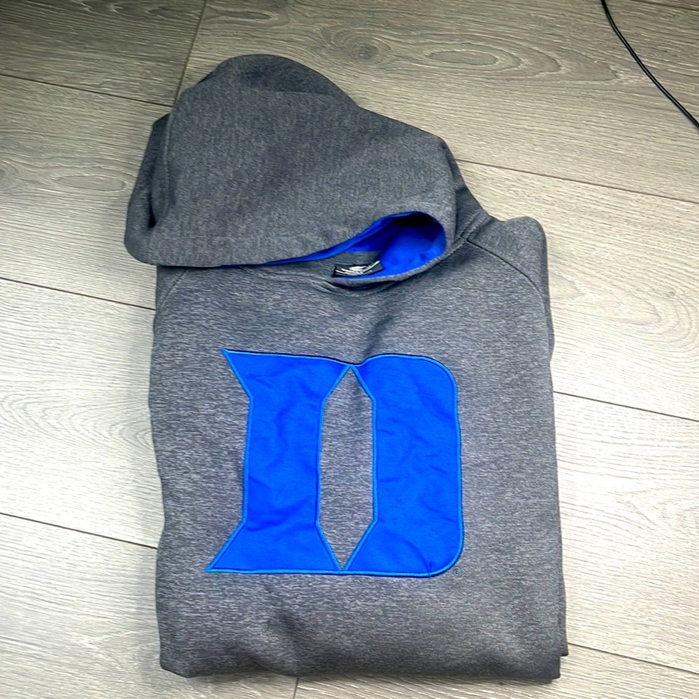 Men’s Colosseum sweatshirt size Medium